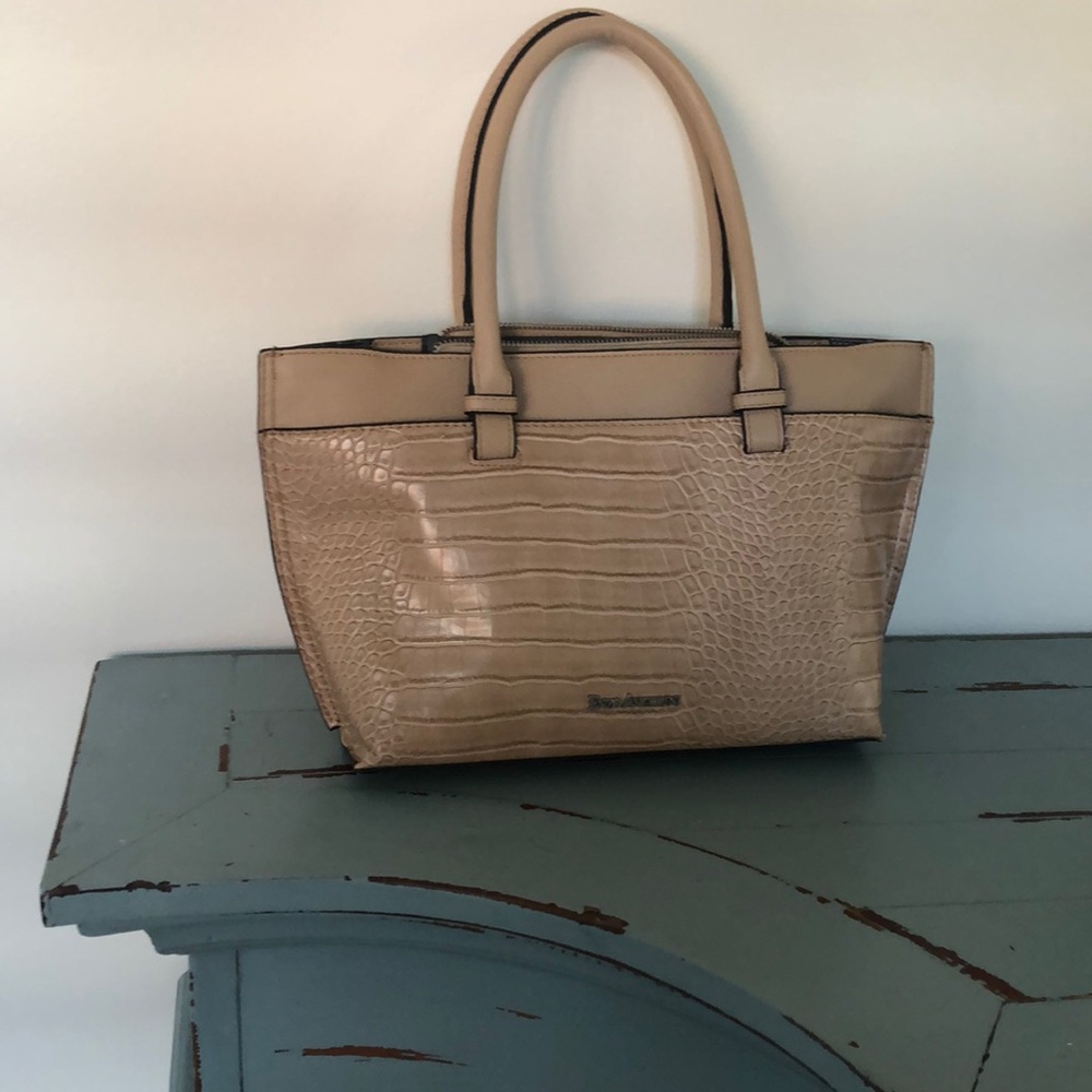 Faux Snakeskin Enzo Angiolini beige bag.  Stylish bag for dress-outfit.